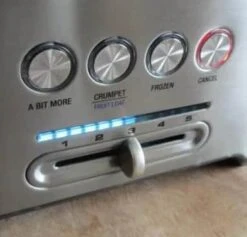 Sage Bit More Brødrister -Smeg Shop 3990 8864293b 7796 408c b41f cb2ebf93d2df